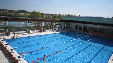 Schwimmbad im Freien