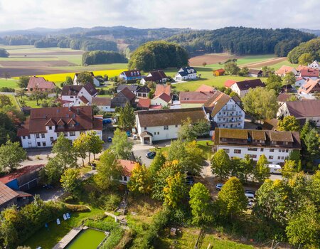 Hotel und Umgebung von oben