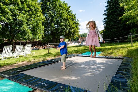Trampolin springen