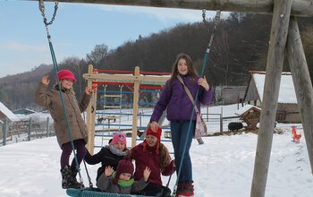 Outdoor Spielplatz im Winter