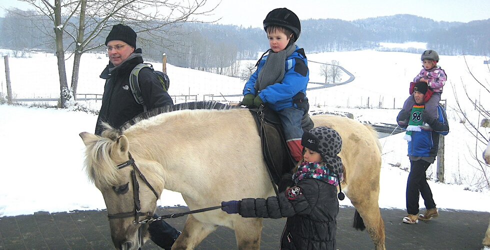 Ausritt mit Kindern im Winter